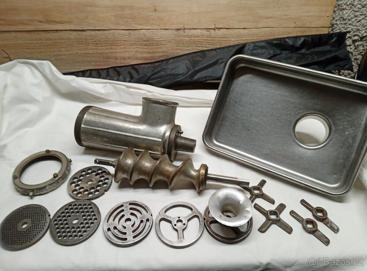 Mlýnek na maso alba Re 22 - 10