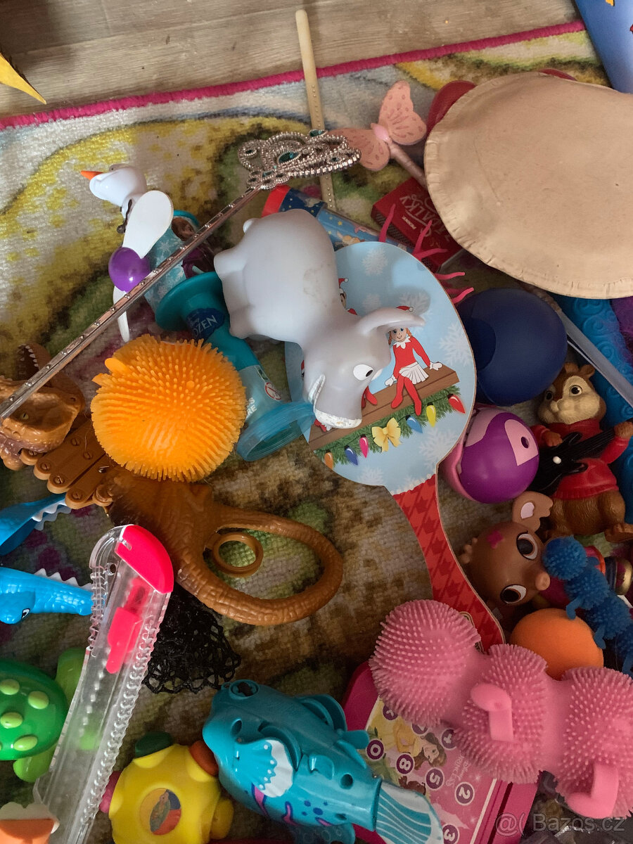 Směs hraček (DeAgostini edice Kouzelné čtení, reprák a figur - 10