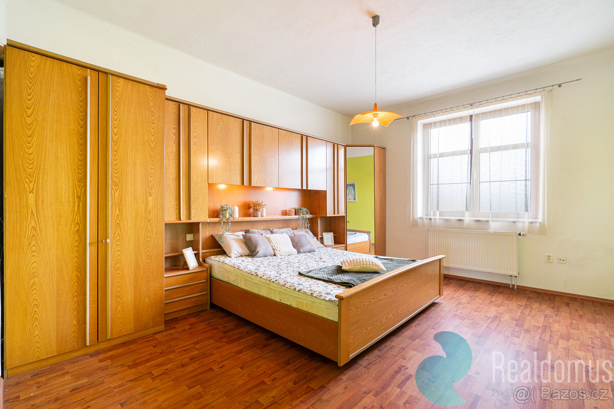 Prodej, dvougenerační rodinný dům,173m2, balkón, zahrada, Ve - 10