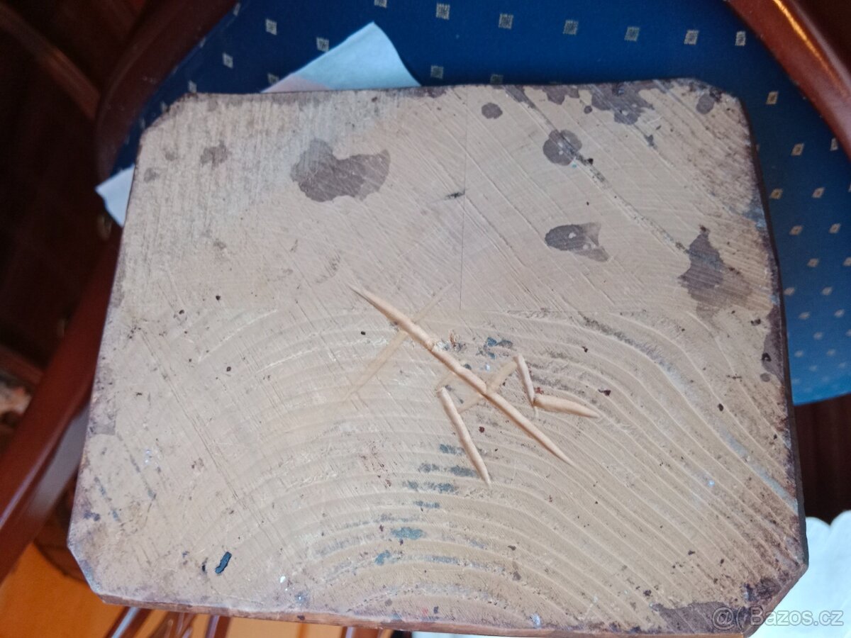 Hezká, větší stará vyřezávaná socha - ponocný, cel - 10