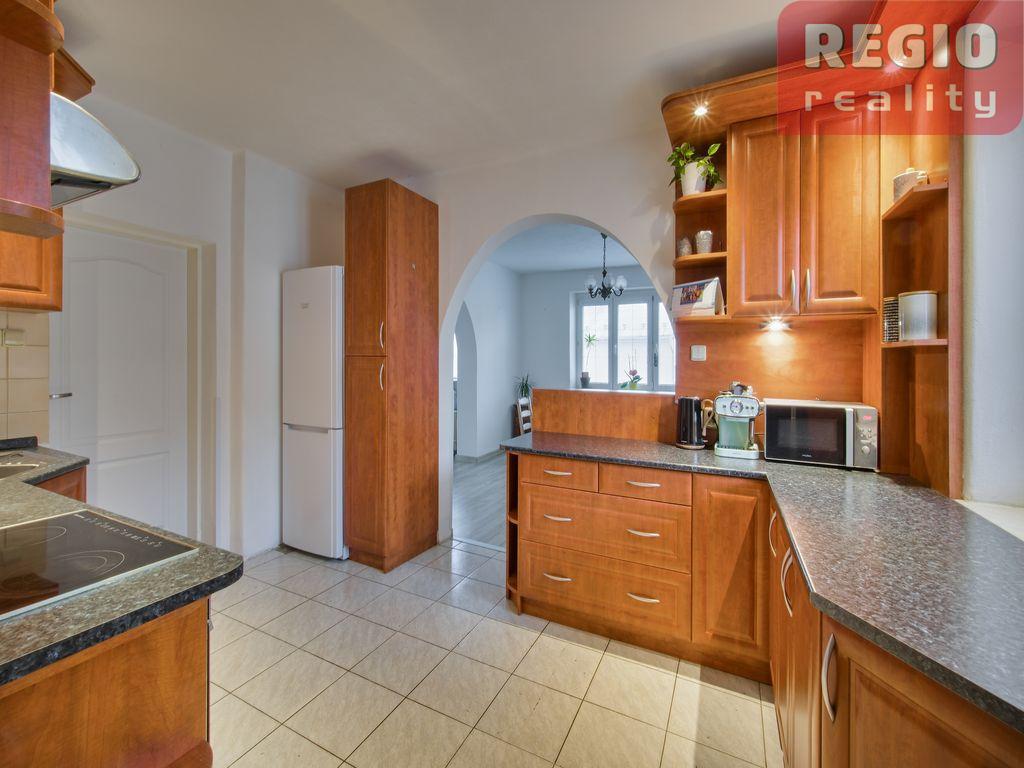 REZERVOVÁNO - Prodej rodinného domu 5+kk, Místek, ul. Luční - 10