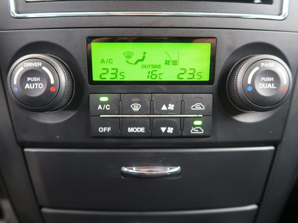 Kia Sorento 2.5CRDi,125kW,Manuál,4x4 - 10