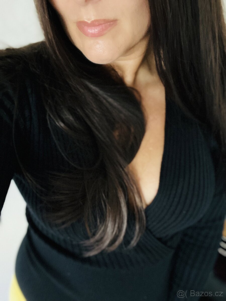 Dáms. černý top/tričko/svetřík s dl. ruk. a výstřihem – M/L? - 10