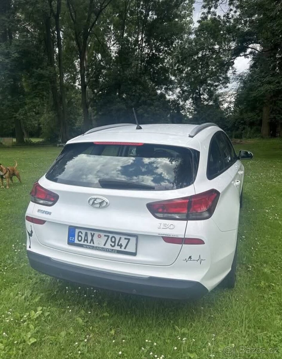 Hyundai i30 1.6 CRDi - 10