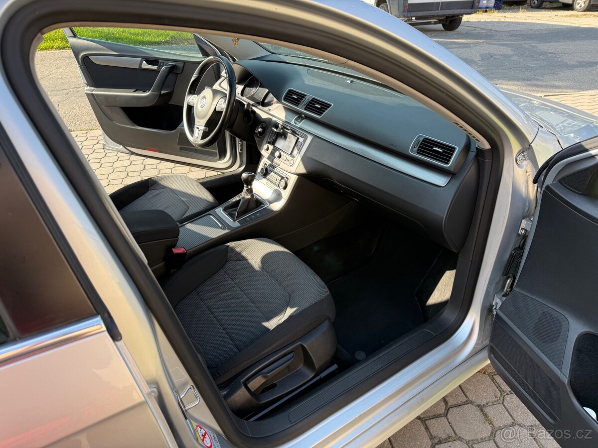 VW Passat B7 Variant 2.0 tdi - 10