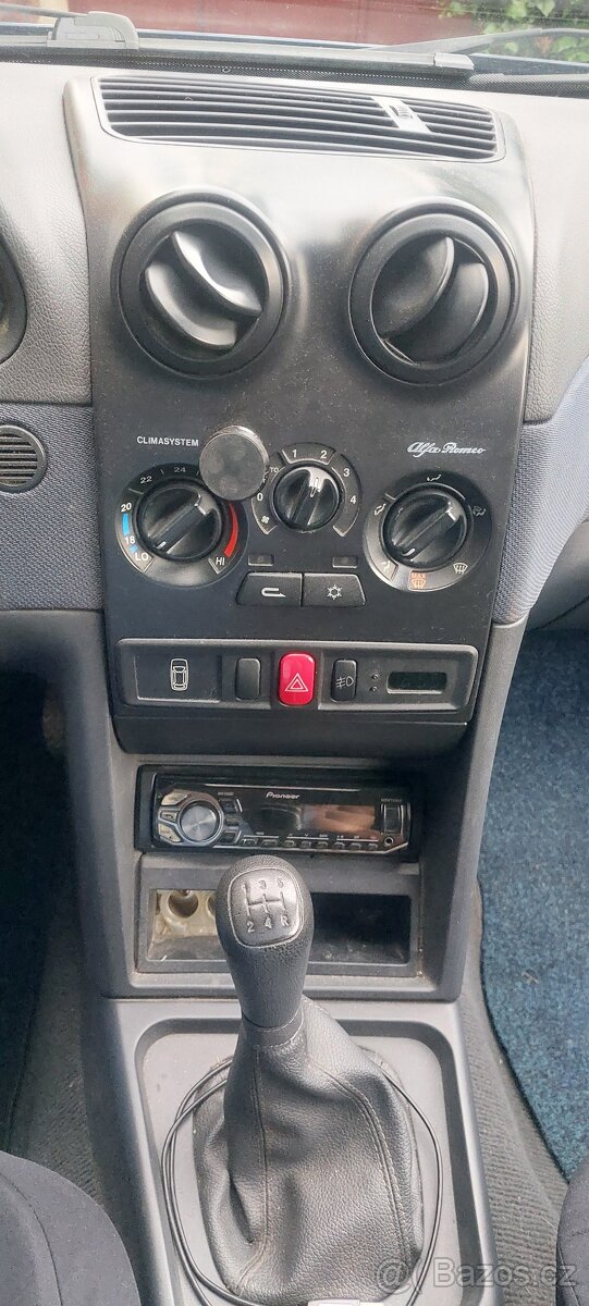 Alfa Romeo 145 1,4 TS - 10