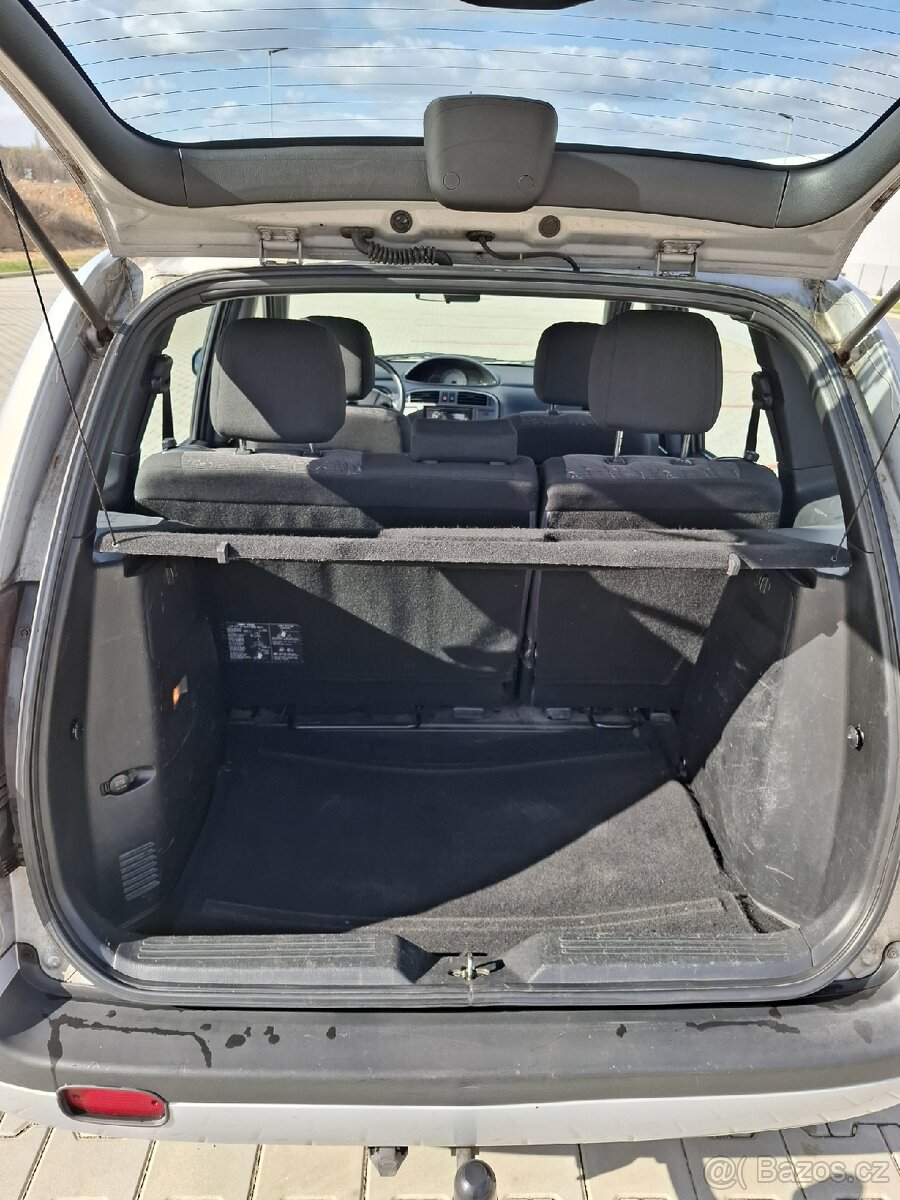 Hyundai Matrix 1.5 CRDI - 10