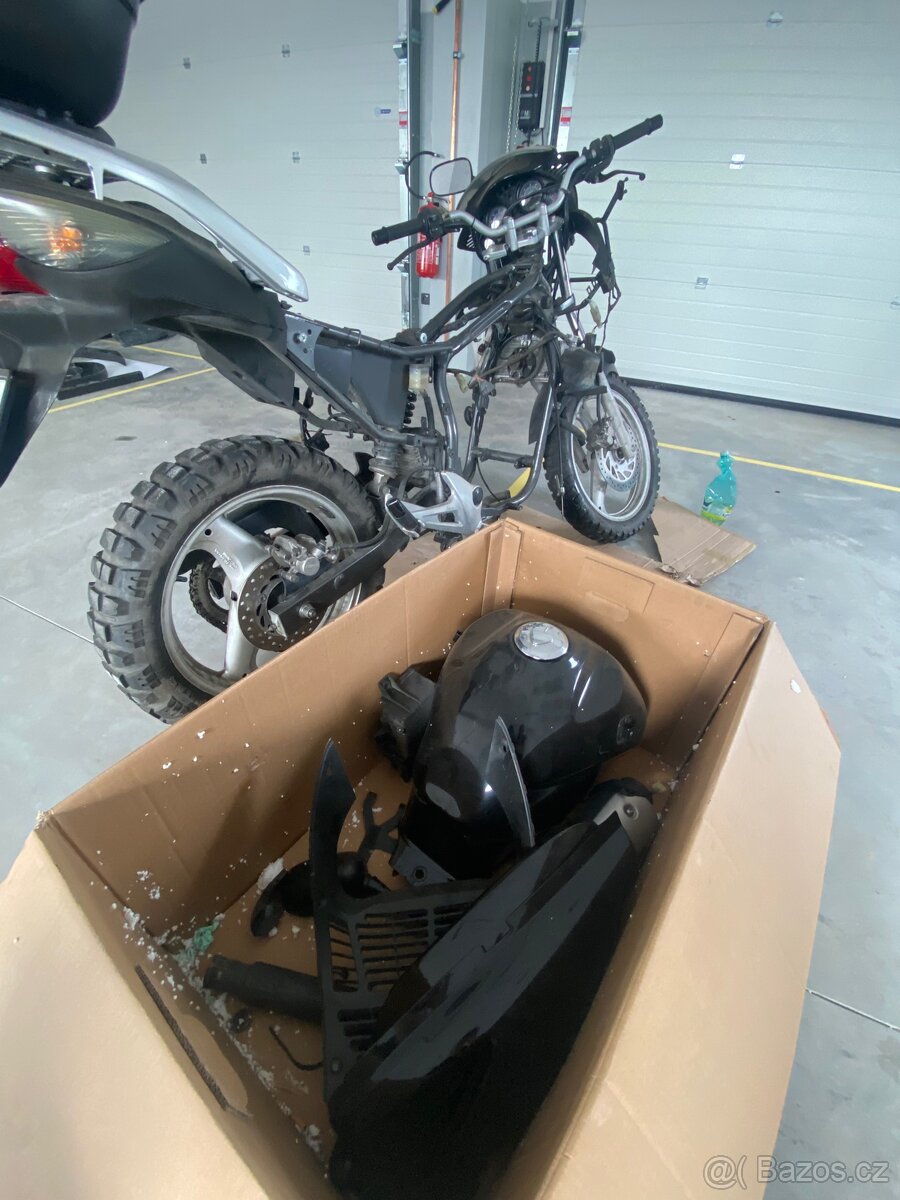 Náhradní díly - Honda Varadero 125 - 10