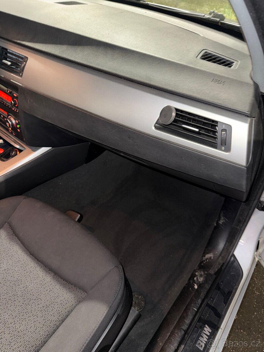 BMW E90 318d 105kW - 10