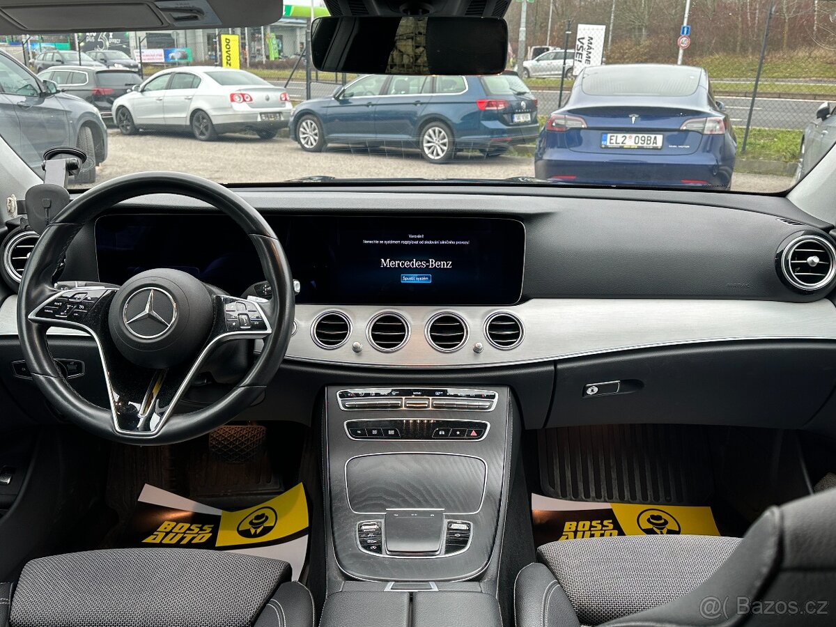 Mercedes-Benz E 220 2022 - 10