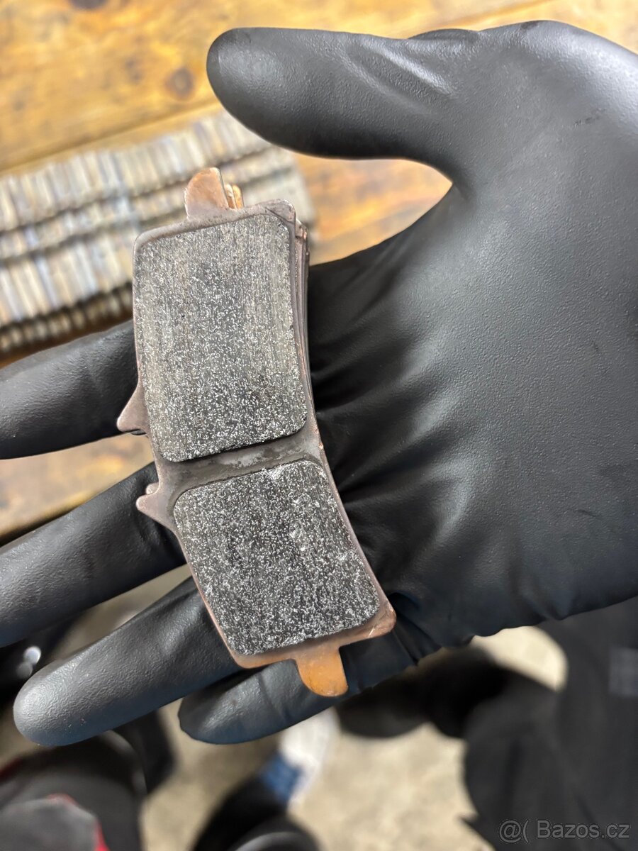 Závodní brzdové destičky SBS, Brembo. Pro Třmeny M50 - 10