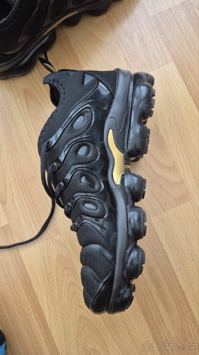 NIKE boty VAPORMAX PLUS - 10