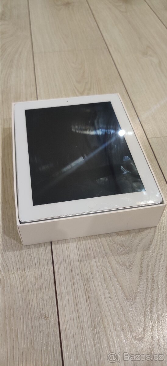 Apple iPad 2 16GB - 10