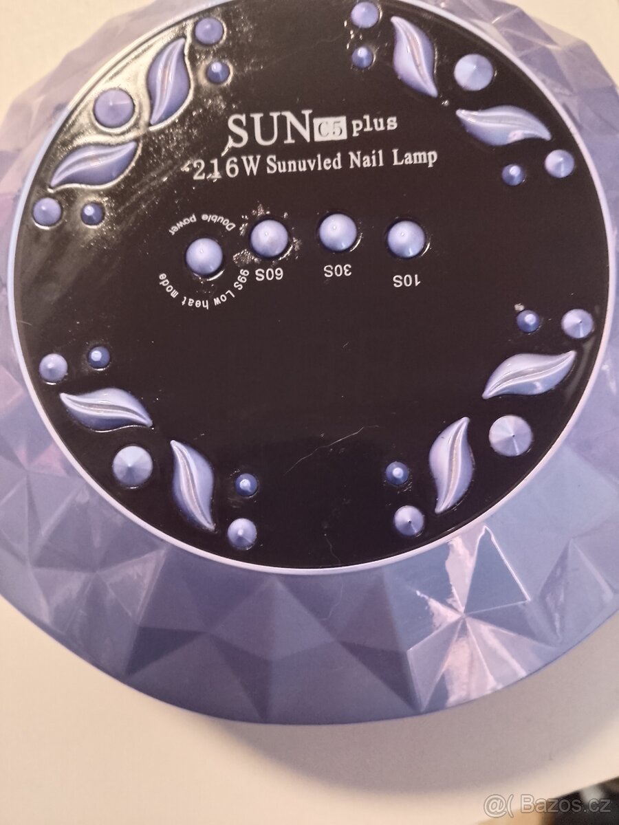 Domácí vybavení do salónu na nehty - 10