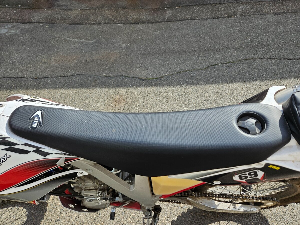 AJP PR5 250 Enduro - 10