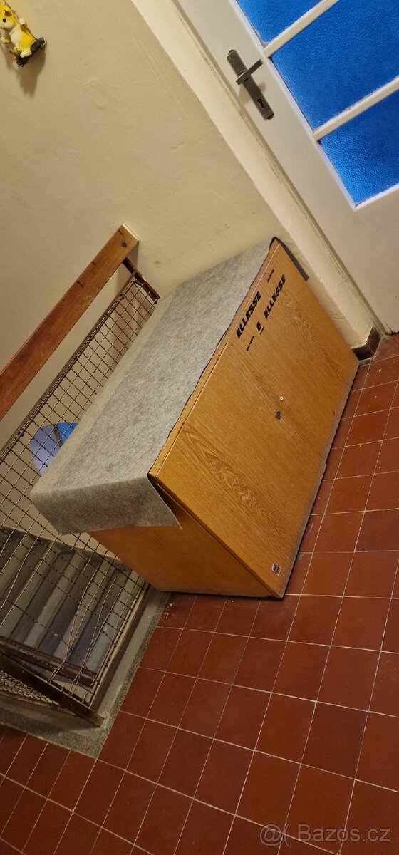 Nabízím uzamykatelnou skříňku ZDARMA - 10