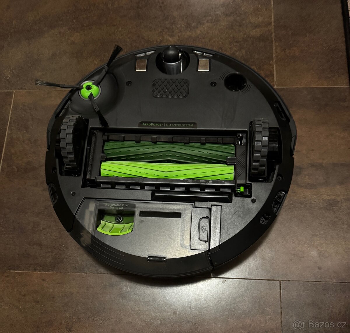 ZÁNOVNÍ robotický vysavač iRobot Roomba j7+ - 10