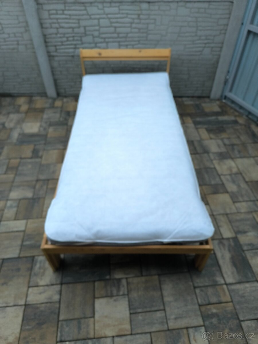 Prodám dřevěnou postel + Matrací 90cm x 200cm - 10