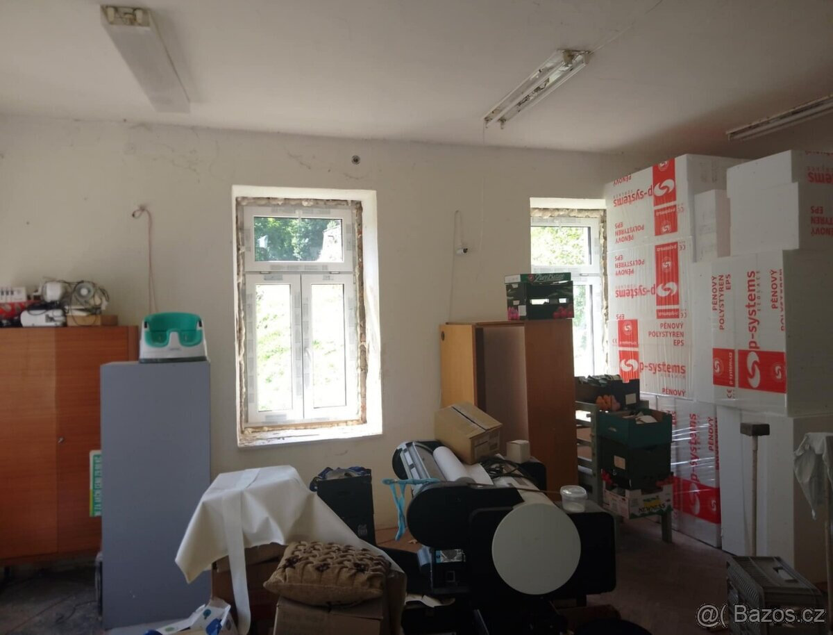 Velký rodinný dům k rekonstrukci - 10
