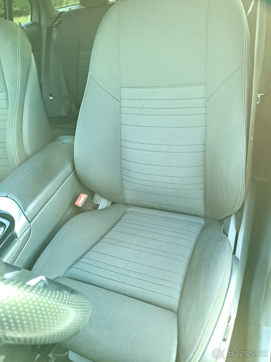 Mercedes Benz GLC 220D 4Matic, 9 st. automat, servisovaný - 10