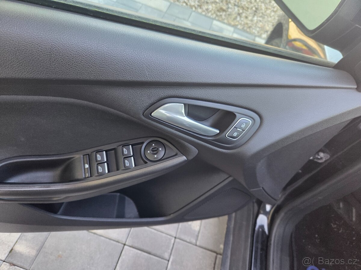 Ford Focus - 10