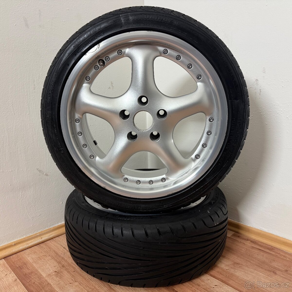 5KS MERCEDES E W124 5x112 R17 ET35+LETNÍ 215/45r17 - 10