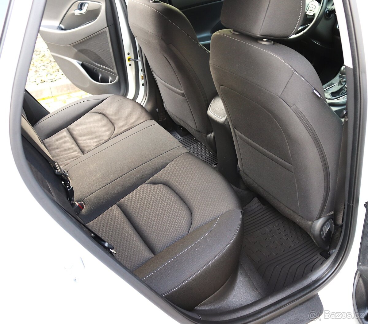 HYUNDAI I30 - AUTA na splátky BEZ registrů a příjmu - 10