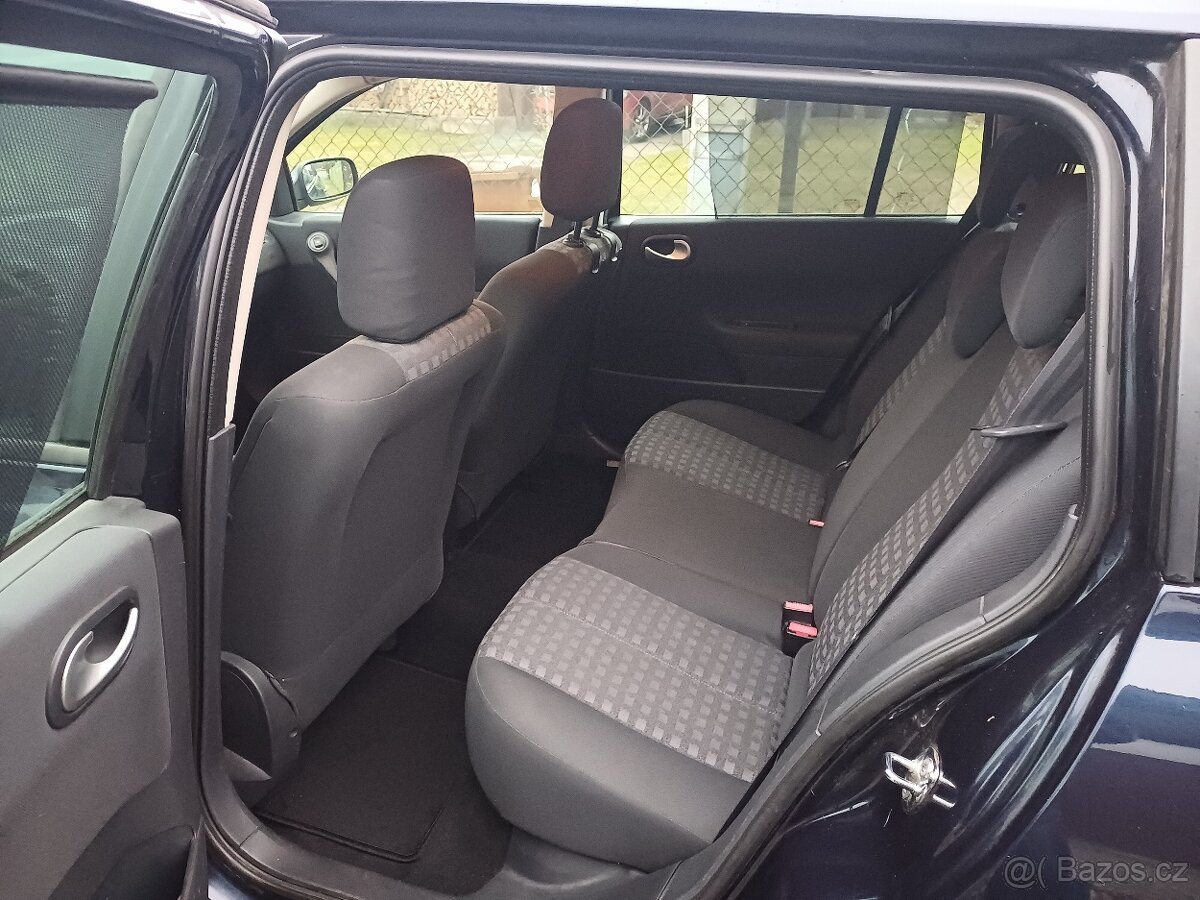 1. MAJITEL...Renault Megane 1.6 16V rok 2009 - 10