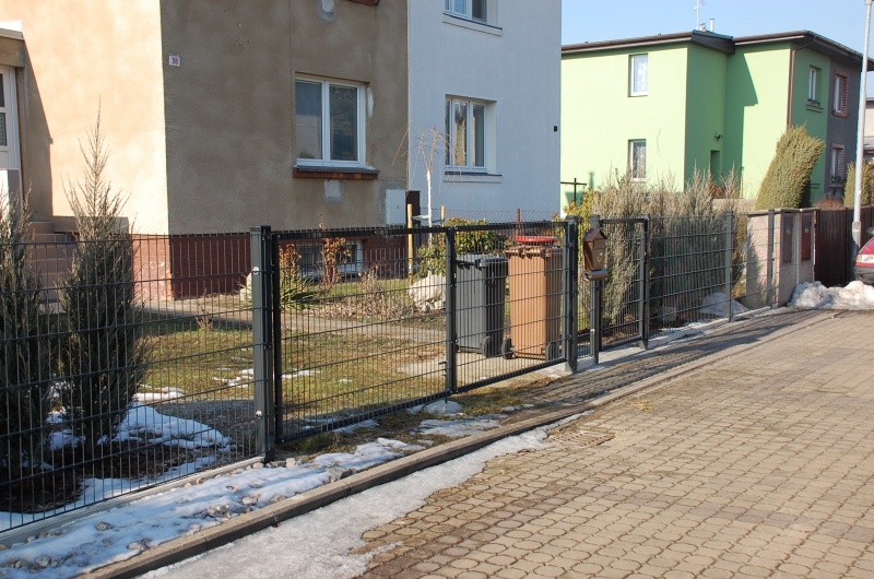 Montáž plotů,montáž 2D a 3D panelů,montáž brány a branky - 10