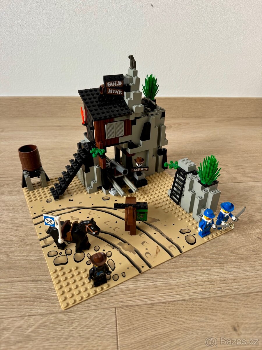 LEGO Western, Indiáni, Kovbojové - 10