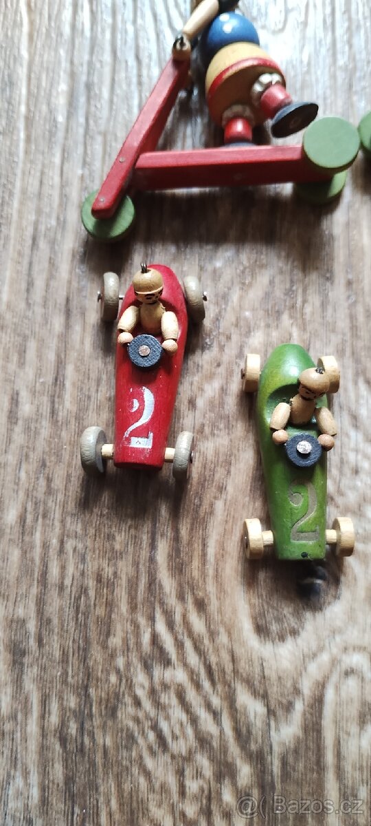 Dřevěné figurky a autíčka - 10