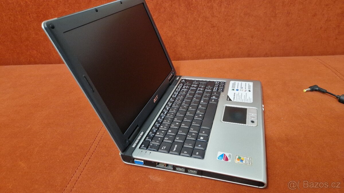 Historický notebook Acer TravelMate 3002 - 10