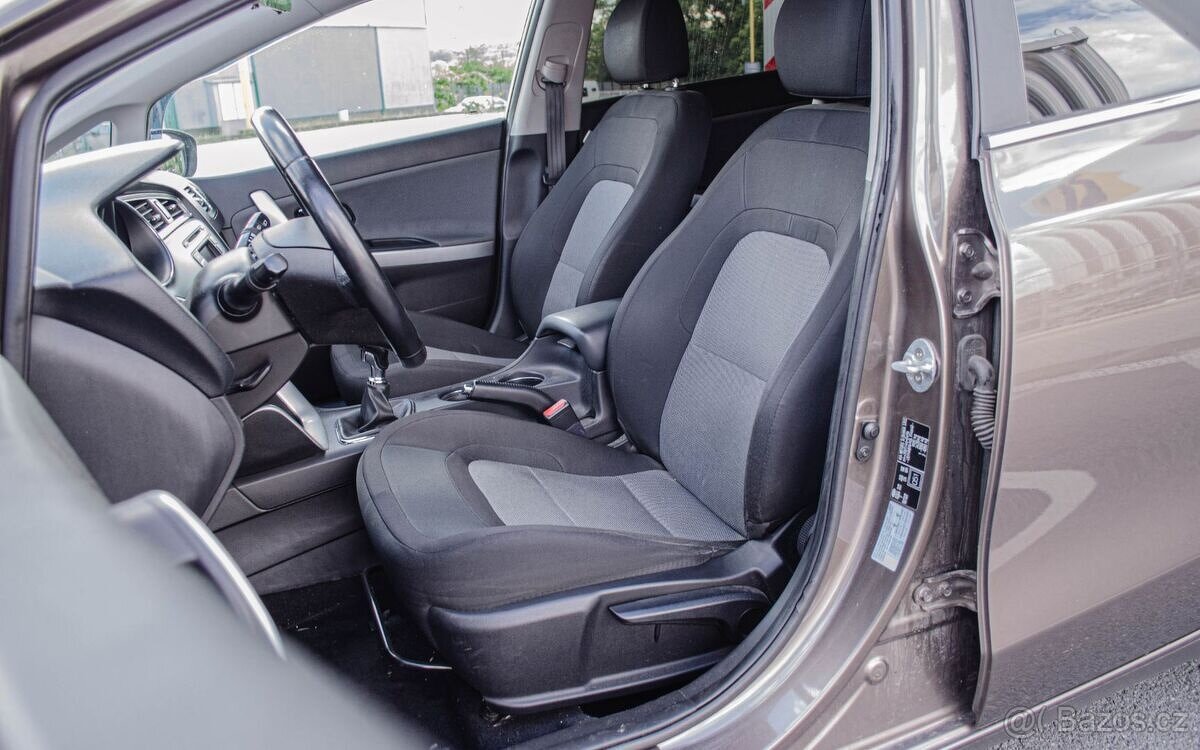 KIA Ceed SW Kombi 1.6 CRDi - 10