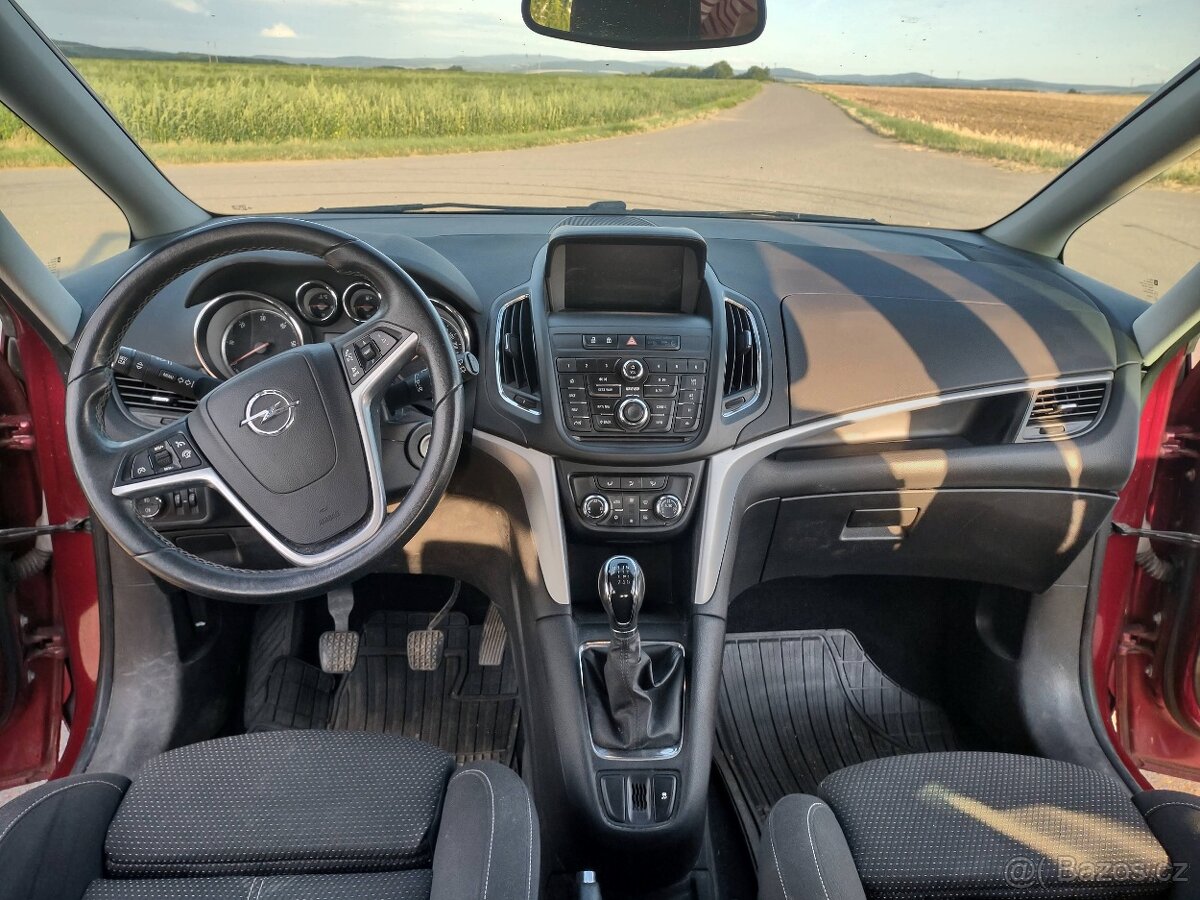 Opel Zafira Tourer - 10
