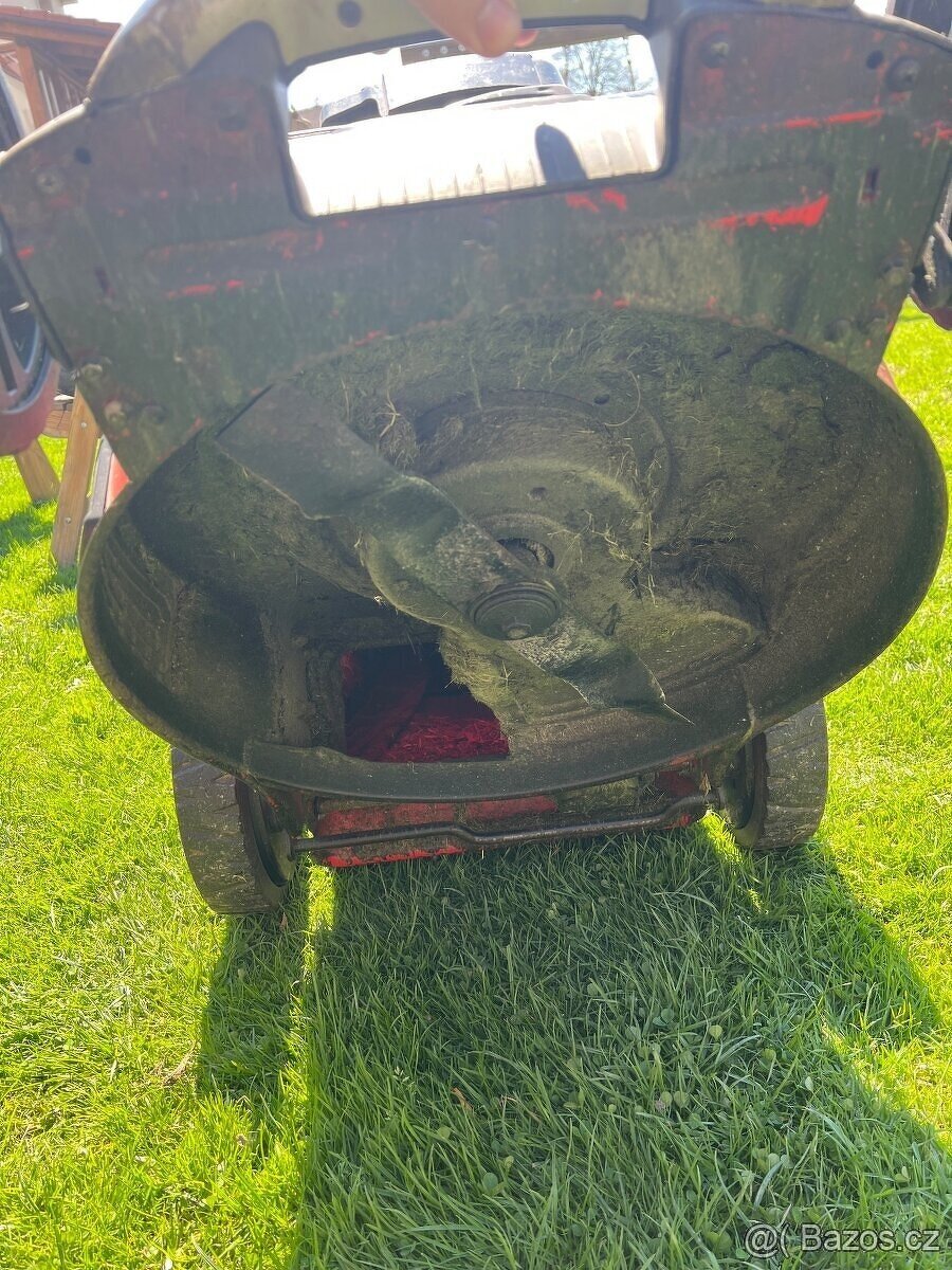 Sekačka HECHT s pojezdem Briggs & Stratton - 10