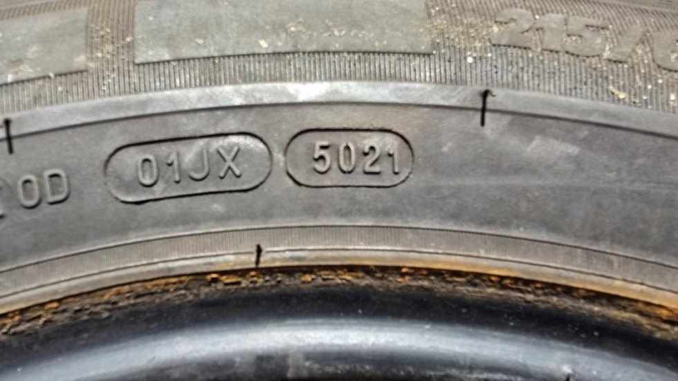 Zimní pneu 215/65/16c Michelin - 10