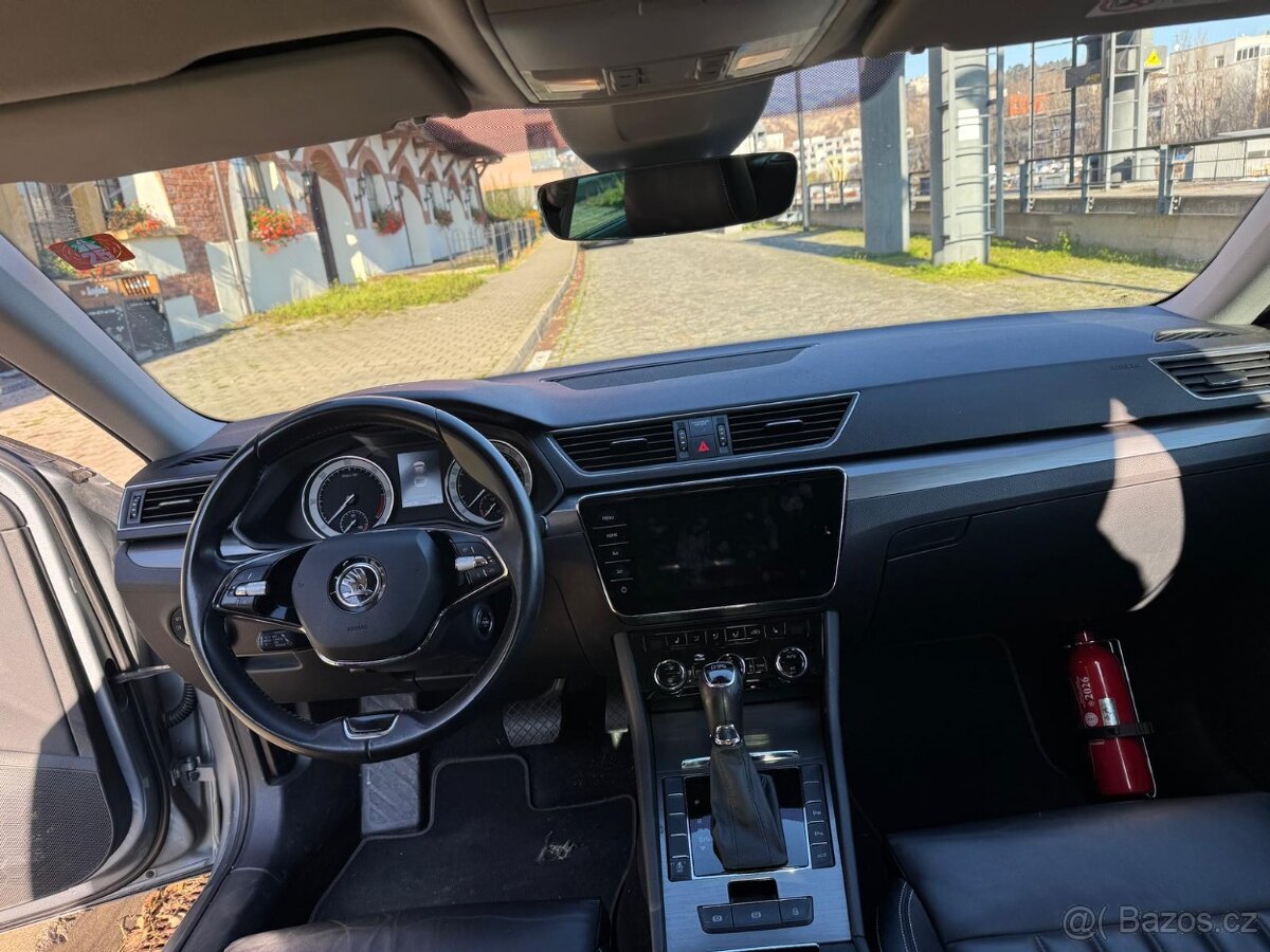 Skoda Superb Combi 1.6 TDI - 10