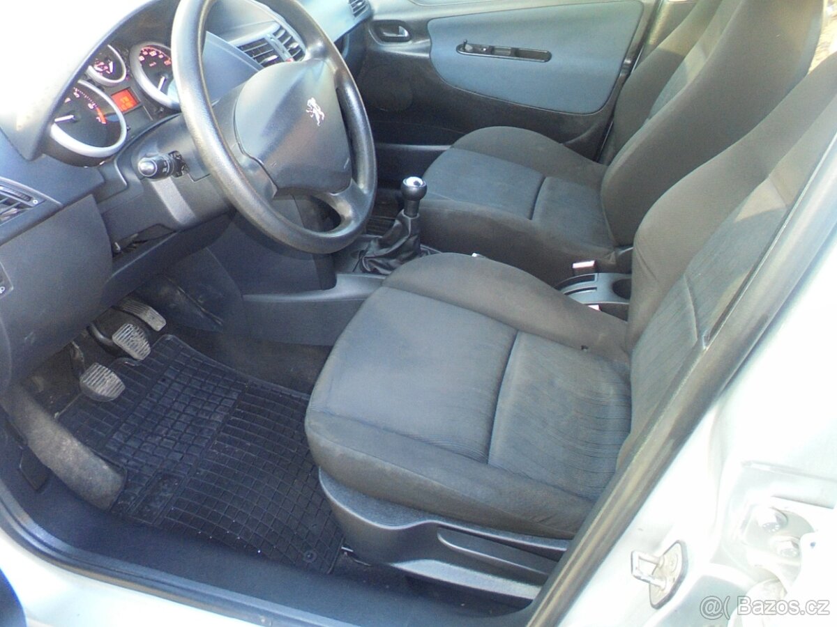 PEUGEOT 207 - 10