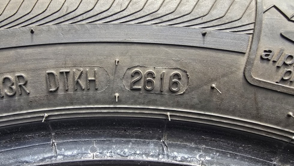 Zimní pneu 215/55/17 Semperit - 10