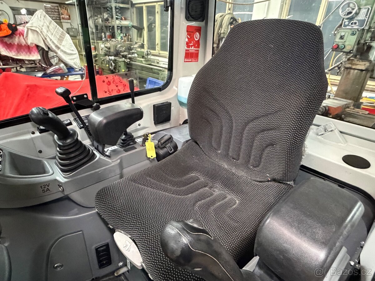 Minibagr Takeuchi TB 216 - 10