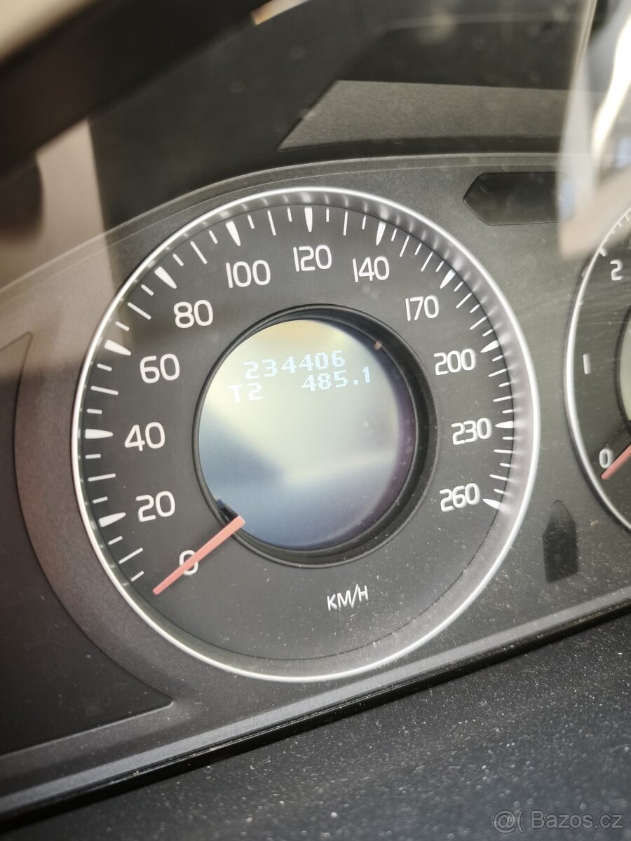 Volvo V70 D5 AWD (2008) 2.4D 136kW - 10