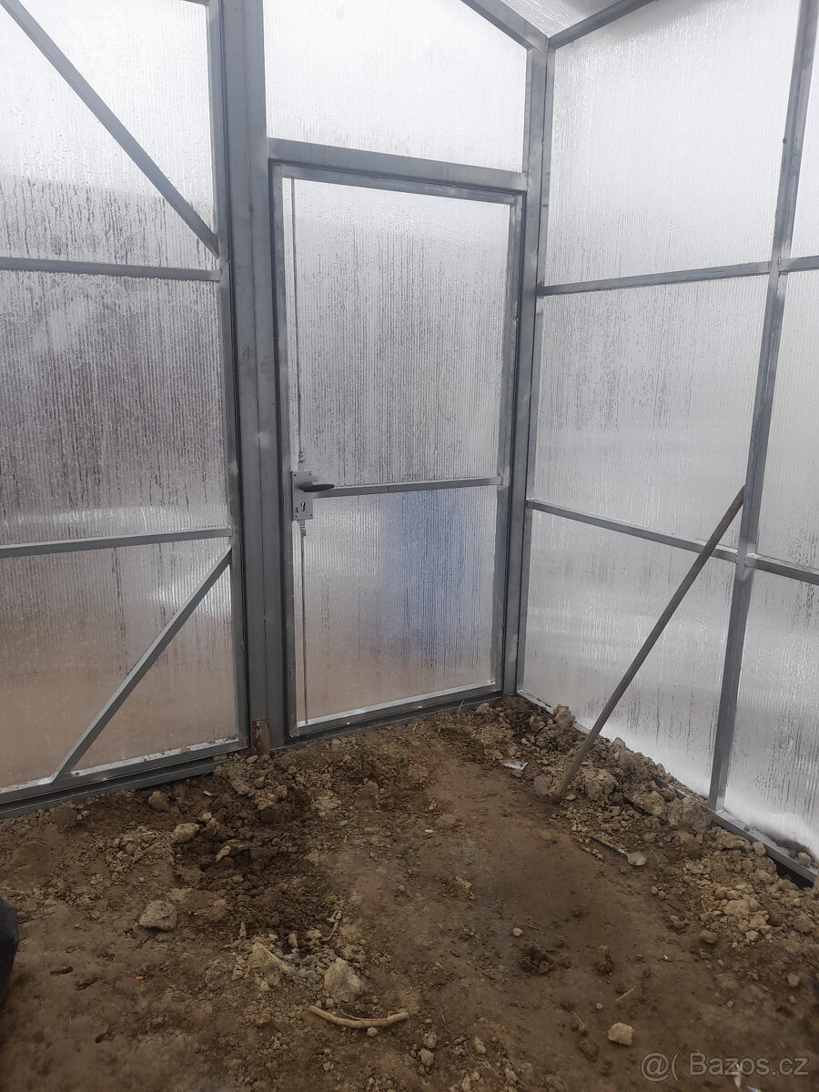 Skleník z polykarbonátu - 10