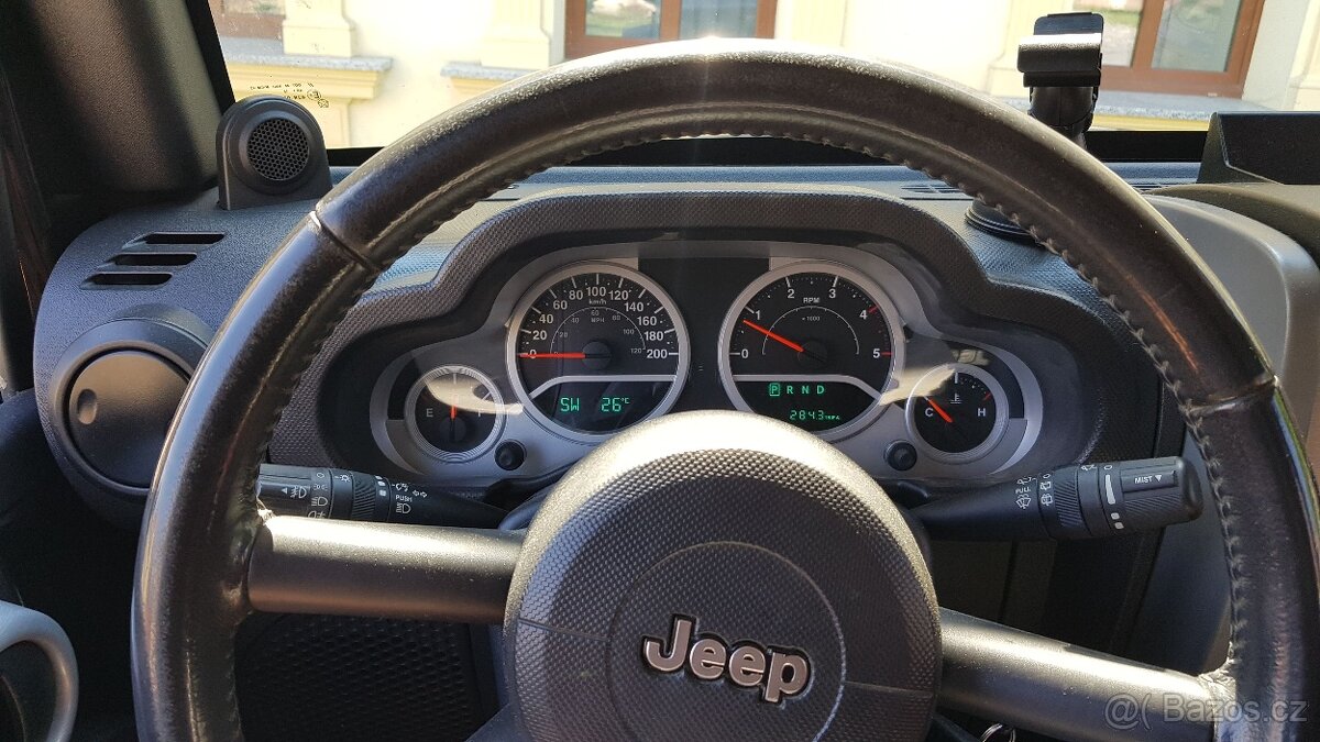 prodám Jeep wrangler rubicon JK možný odpočet DPH - 10