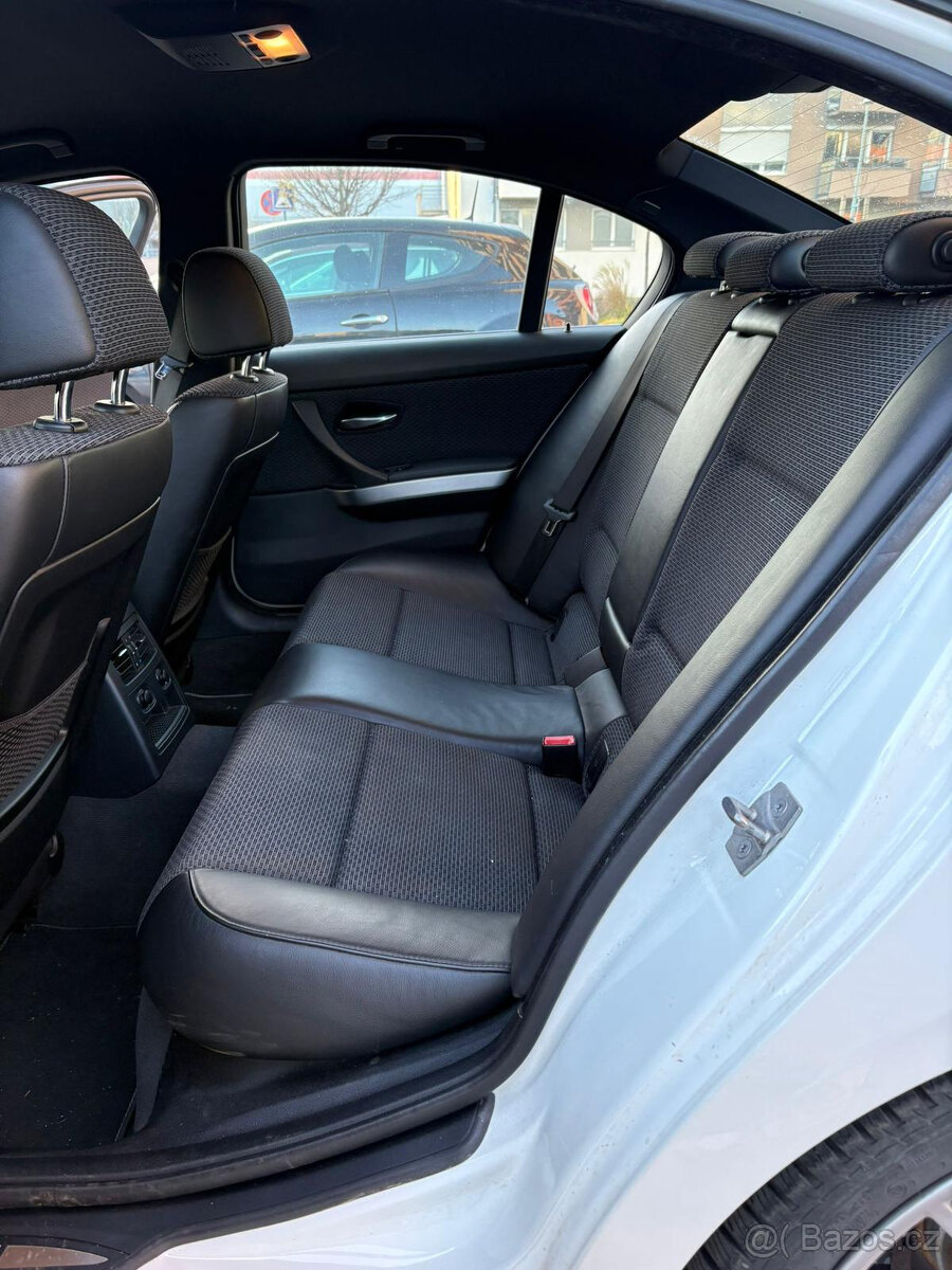 BMW e90 325i 160 kW - 10