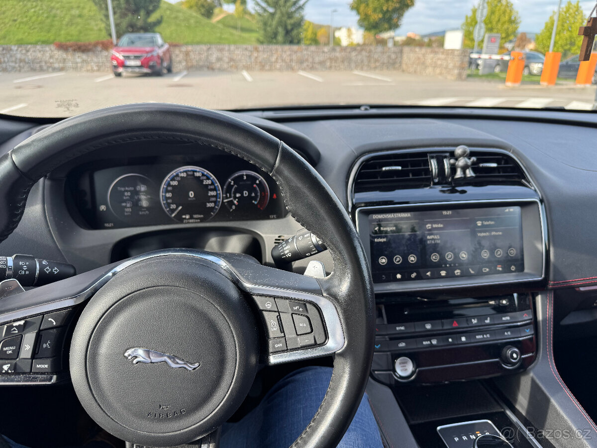 Jaguar F-PACE 3.0 d R-Sport - 10