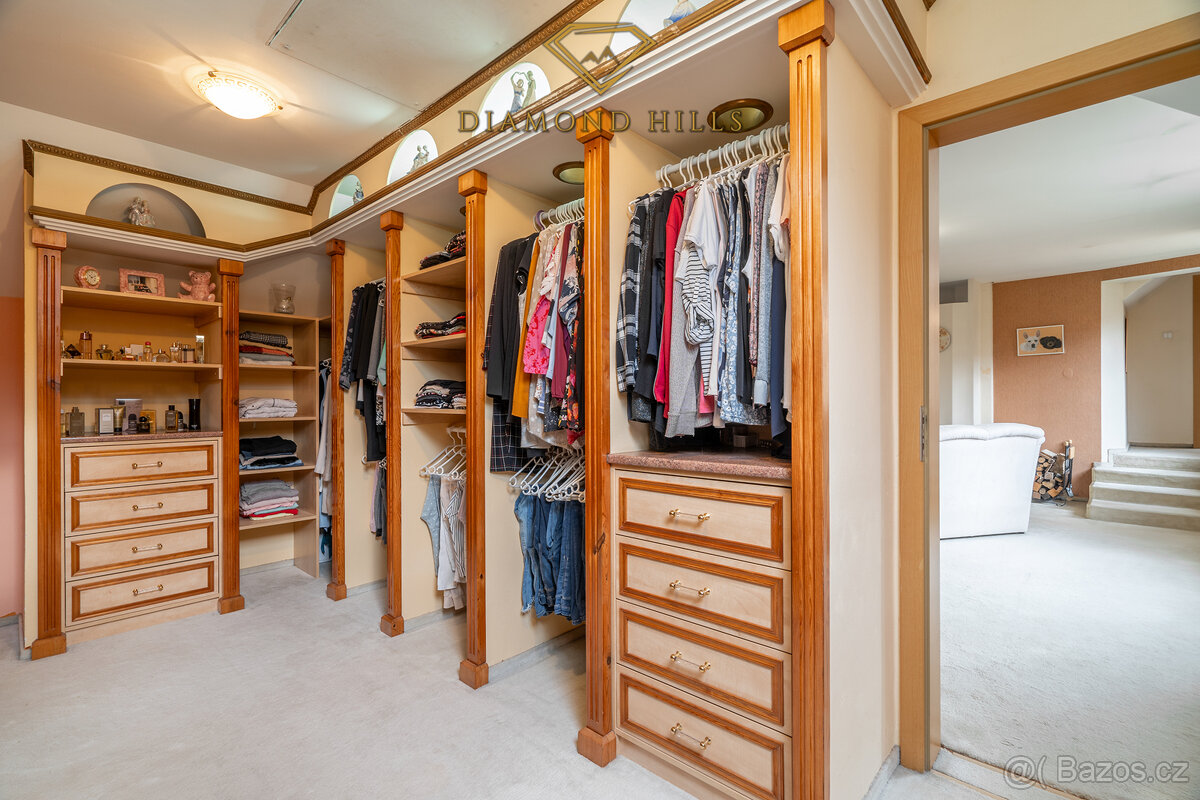 Prodej rodinného domu 8+1, pozemek 845m2, Kozojedy - 10