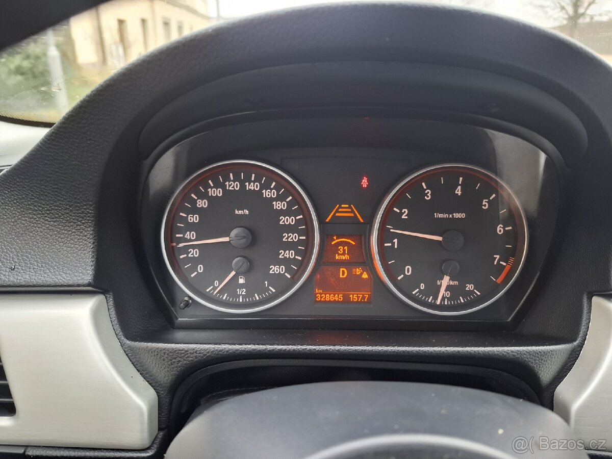 BMW e91 325xi - automat 4x4 - výborný motor - vysoká výbava - 10