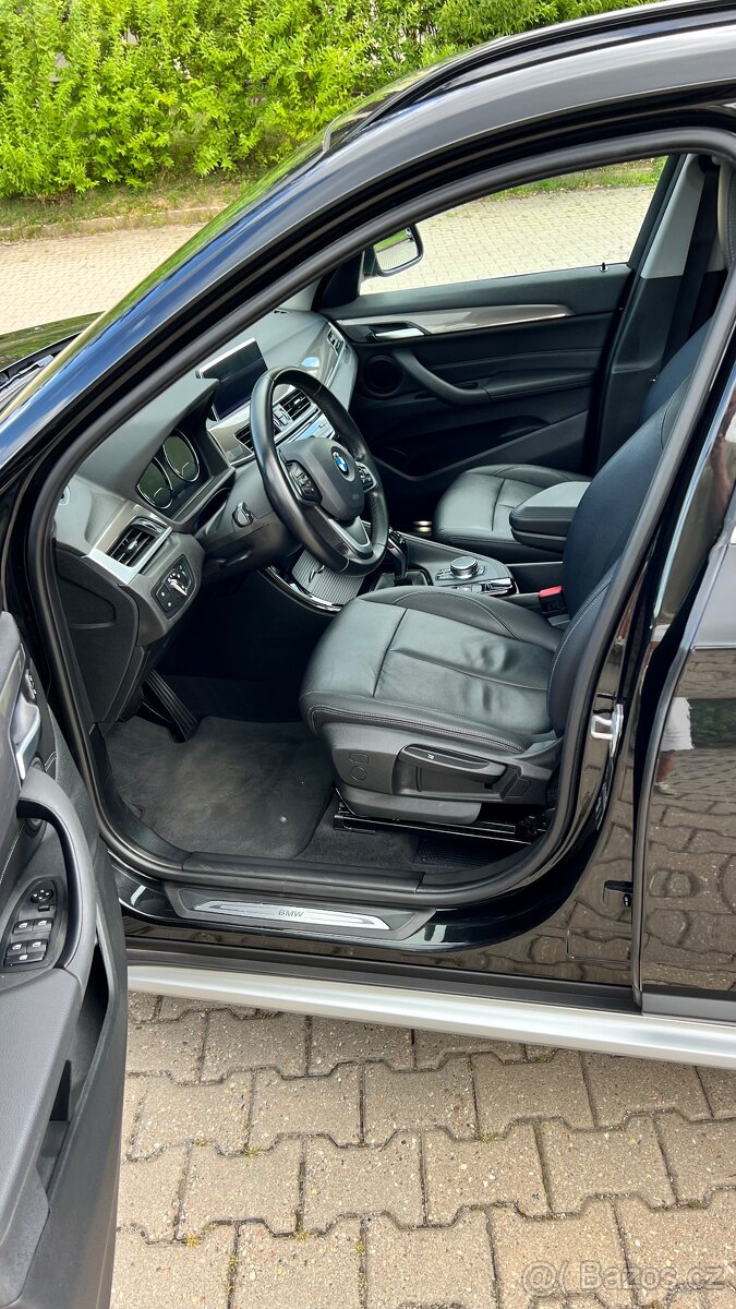 BMW X1, 2.0i sDrive, benzín, 141kw, 2019, Servis BMW - 10