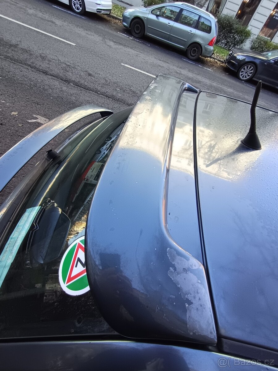 Na náhradní díly nebo opravu. - 10