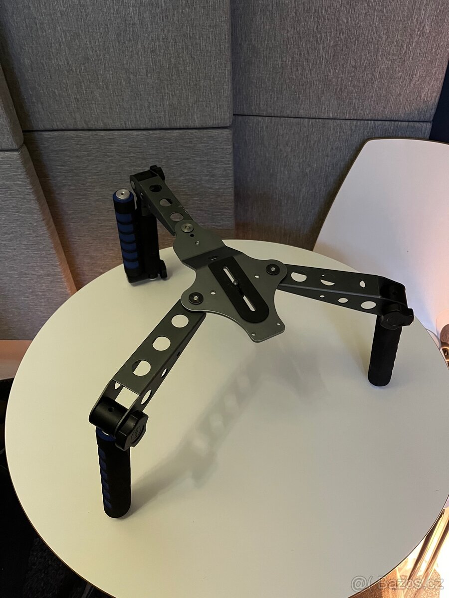 Kamerovy multifunkcni shoulder rig - 10